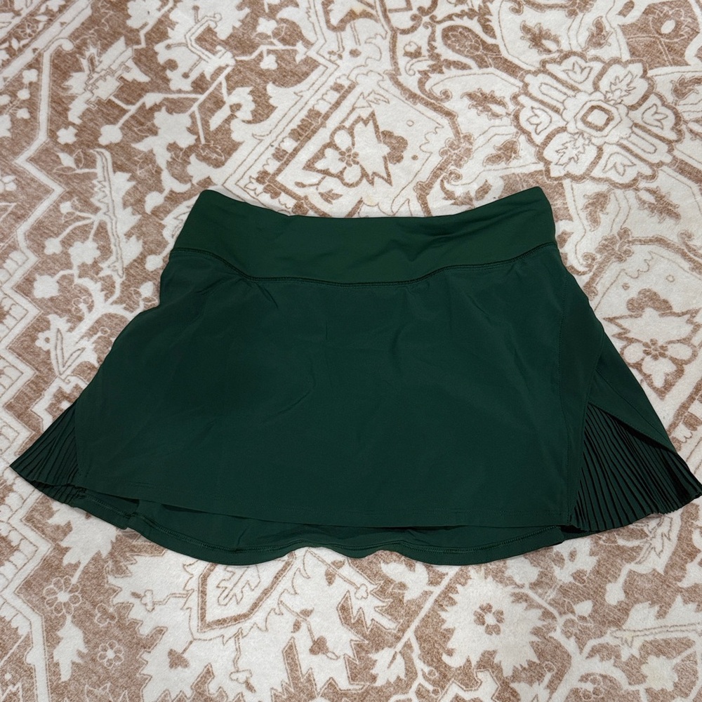 Lululemon Play off the Pleats Mid Rise Skirt